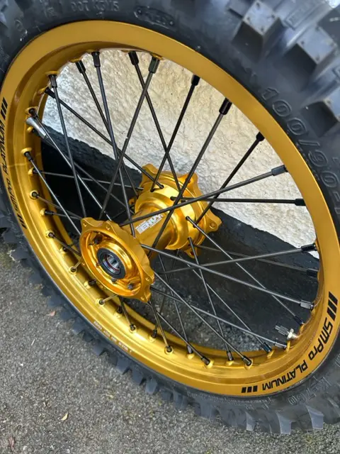 Surron Ultra Bee Envy billet premium wheel hubs