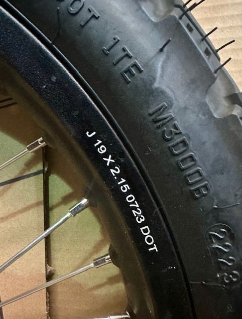 SURRON ULTRA BEE ROAD WHEEL SET