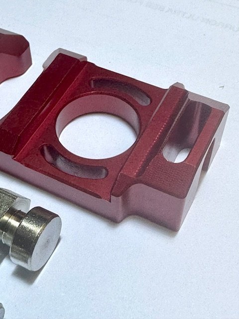 SURRON ULTRA BEE RED CHAIN ADJUSTERS