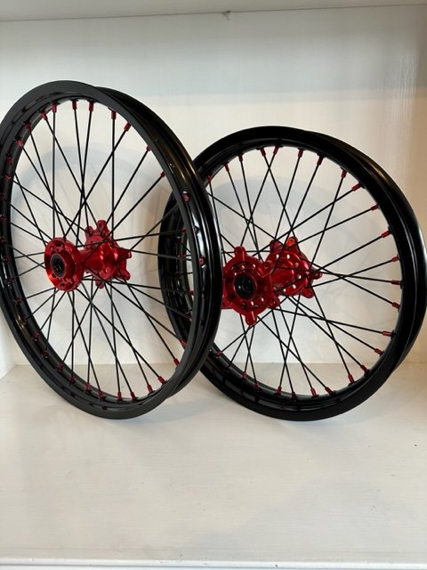 SURRON ULTRA BEE 18 21 WHEEL SET RED BLACK BLUE GOLD