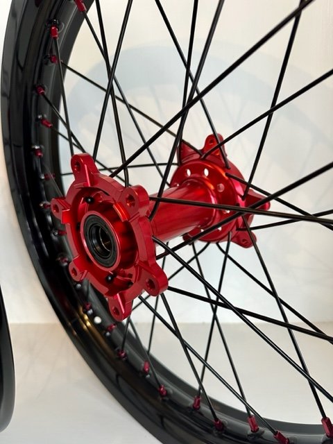 SURRON ULTRA BEE 18 21 WHEEL SET RED BLACK BLUE GOLD