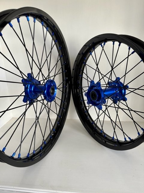 SURRON ULTRA BEE 18 21 WHEEL SET RED BLACK BLUE GOLD