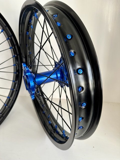 SURRON ULTRA BEE 18 21 WHEEL SET RED BLACK BLUE GOLD