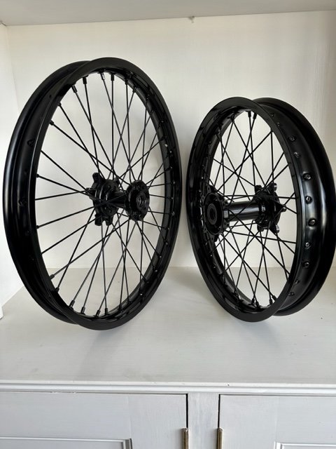 SURRON ULTRA BEE 18 21 WHEEL SET RED BLACK BLUE GOLD