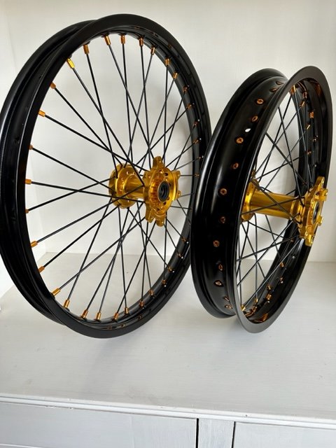 SURRON ULTRA BEE 18 21 WHEEL SET RED BLACK BLUE GOLD