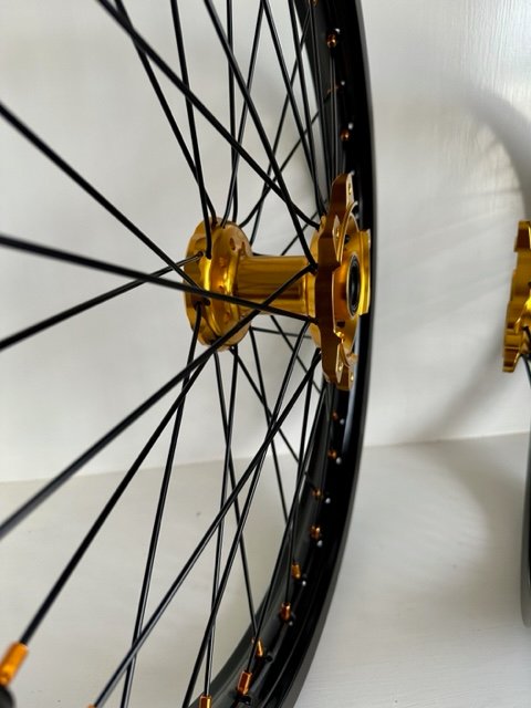 SURRON ULTRA BEE 18 21 WHEEL SET RED BLACK BLUE GOLD