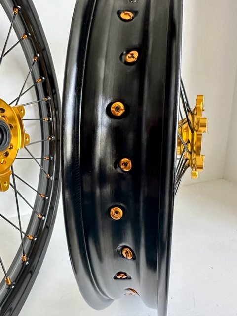 SURRON ULTRA BEE 18 21 WHEEL SET RED BLACK BLUE GOLD
