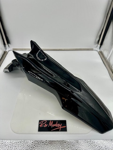 SURRON ULTRA BEE FRONT MUDGUARD GLOSS BLACK