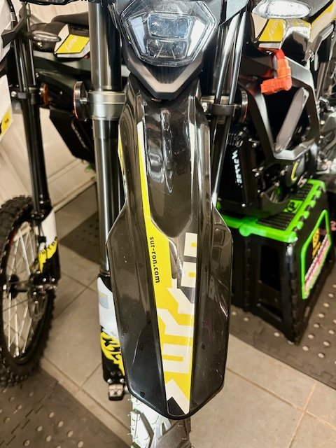 SURRON ULTRA BEE FRONT MUDGUARD GLOSS BLACK