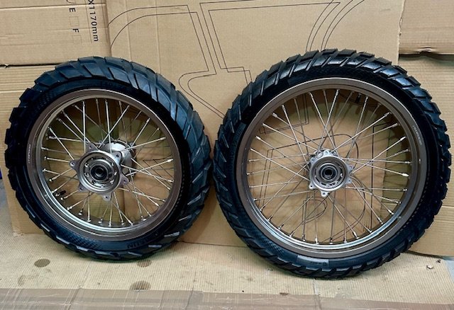 SURRON STORM BEE 17 19 ROAD WHEELS SET