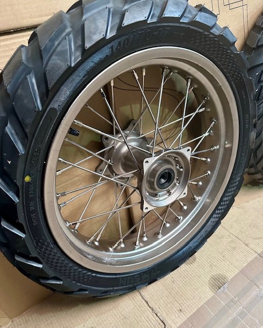 SURRON STORM BEE 17 19 ROAD WHEELS SET