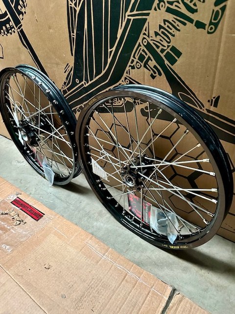 SURRON LIGHT BEE SM PRO 17 17 WHEEL SET
