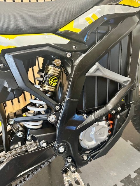 SURRON ULTRA BEE X 2025