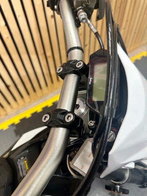 SURRON ULTRA BEE X 2025